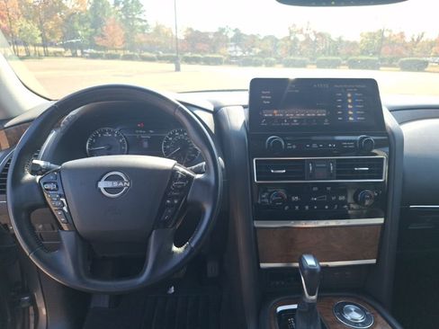 Used 2023 Nissan Armada SL image 3