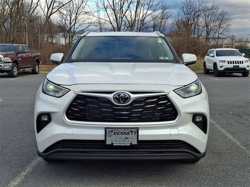 New 2026 Toyota Highlander XLE image 2
