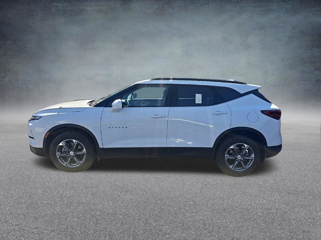 Used 2025 Chevrolet Blazer LT w/ Convenience Package FWD image 6
