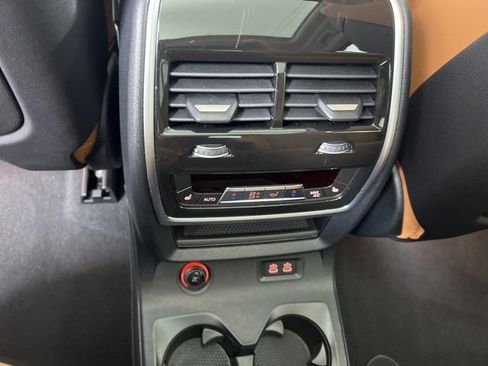 Used 2024 BMW X7 xDrive40i image 14