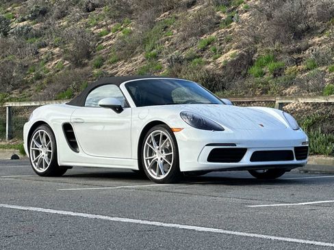 Certified 2019 Porsche 718 Boxster image 11