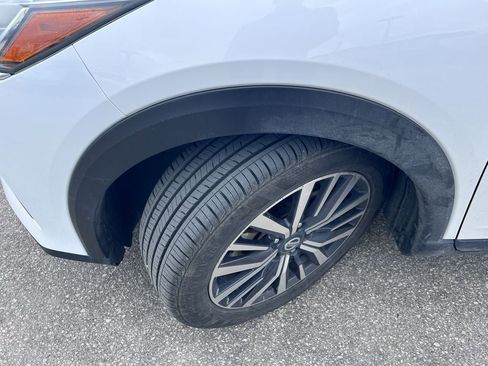 Used 2021 Nissan Kicks SV FWD image 29