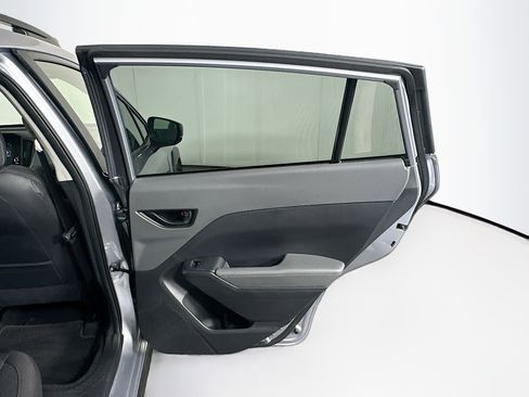 Used 2024 Subaru Crosstrek 2.0i Premium image 28