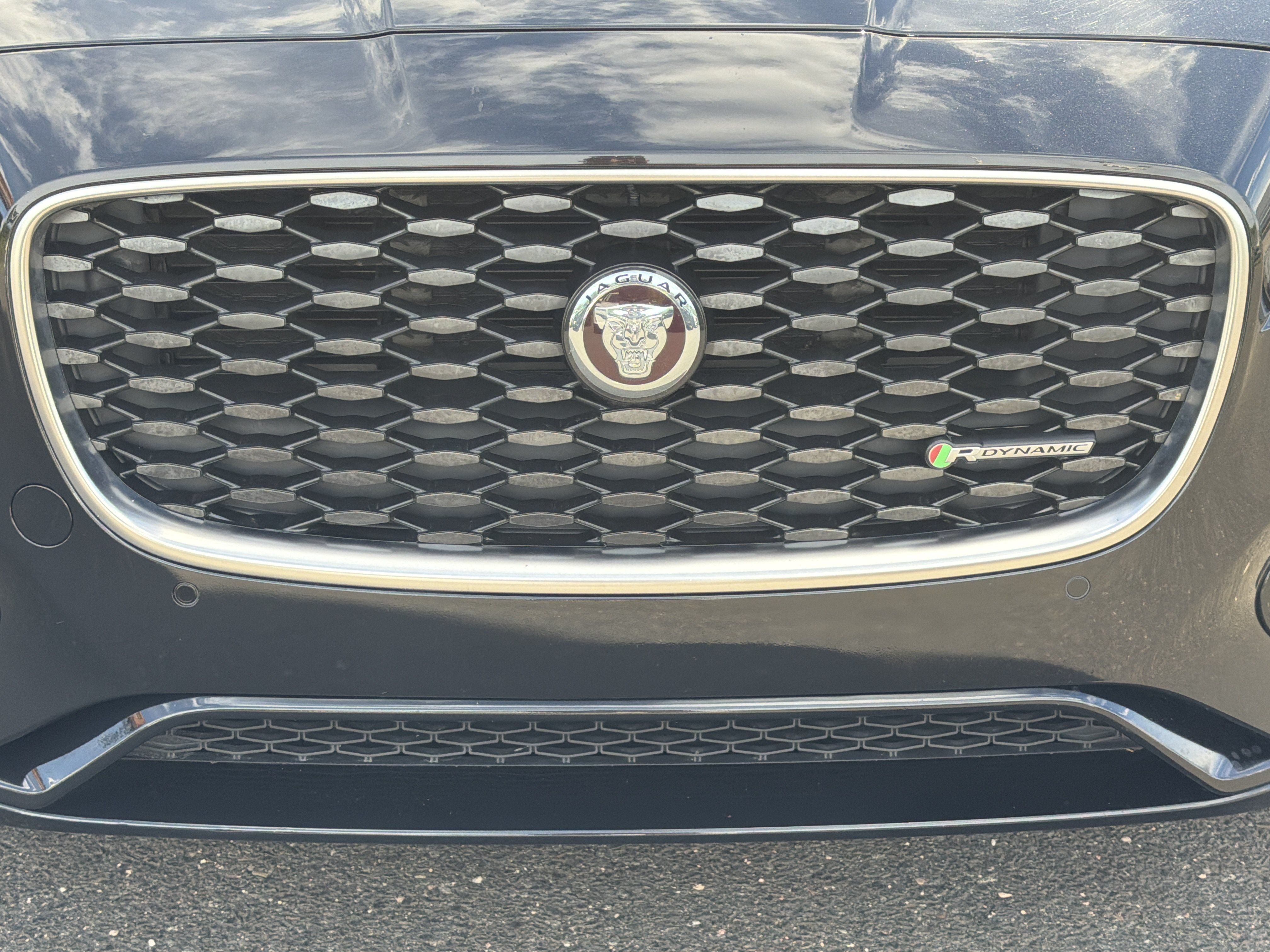 Used 2022 Jaguar XF R-Dynamic SE AWD/4WD image 10