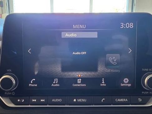 Used 2023 Nissan Rogue S image 18