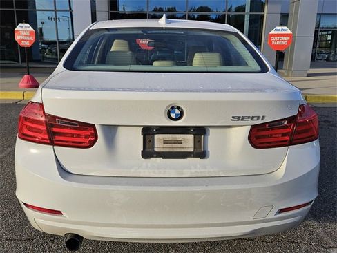 Used 2014 BMW 320i Sedan image 6