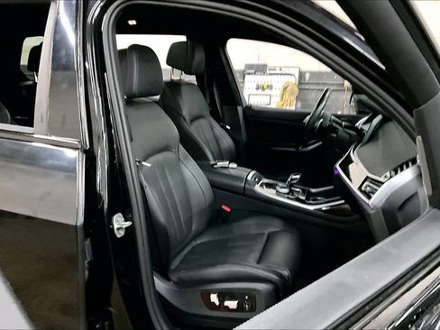 Used 2019 BMW X7 xDrive50i w/ M Sport Package image 10