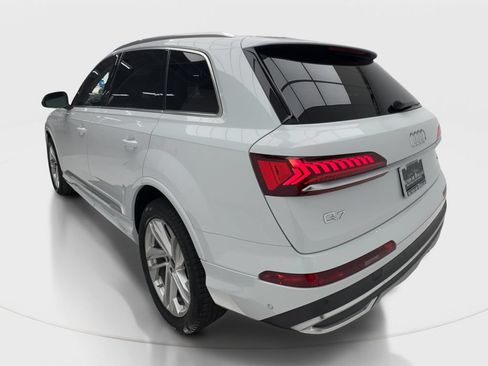 Used 2022 Audi Q7 3.0T Premium Plus w/ Premium Plus Package AWD/4WD image 10