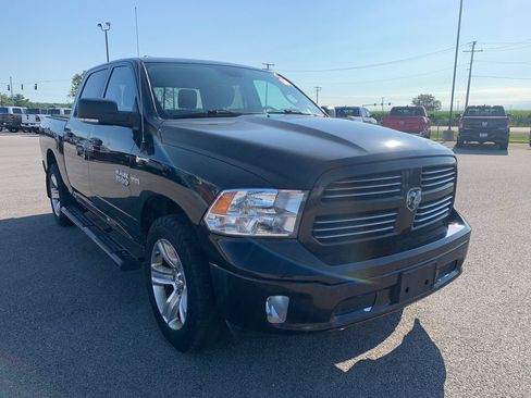 Used 2019 RAM 1500 Classic SLT w/ SLT Plus D←cor Group AWD/4WD image 14