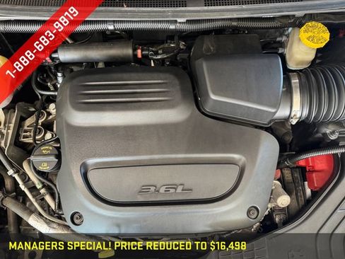 Used 2019 Chrysler Pacifica Touring-L FWD image 8