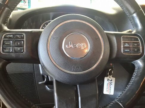 Used 2013 Jeep Wrangler Unlimited Sahara w/ Dual Top Group AWD/4WD image 11