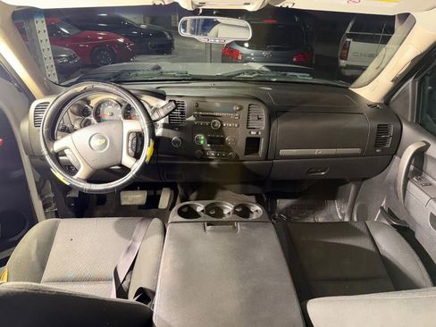 Used 2014 Chevrolet Silverado 2500 LT w/ Interior Plus Package AWD/4WD image 12