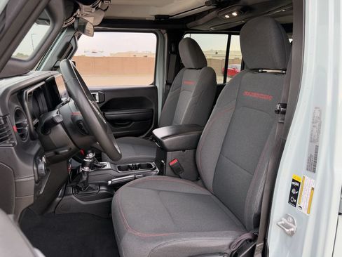 Used 2024 Jeep Wrangler Unlimited Rubicon AWD/4WD image 21
