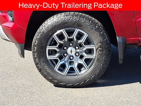Used 2024 Chevrolet Colorado Z71 AWD/4WD image 8