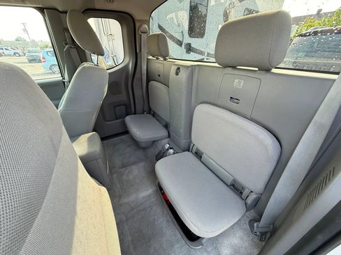 Used 2018 Nissan Frontier S w/ Work Truck Package RWD image 10