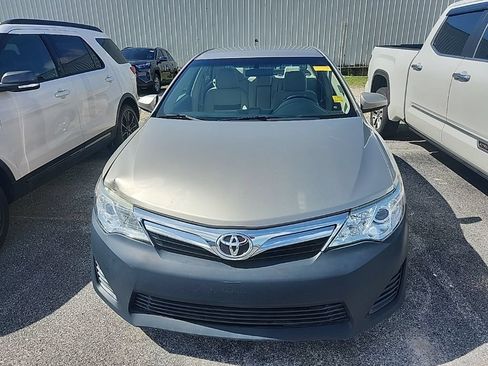 Used 2014 Toyota Camry LE FWD image 13