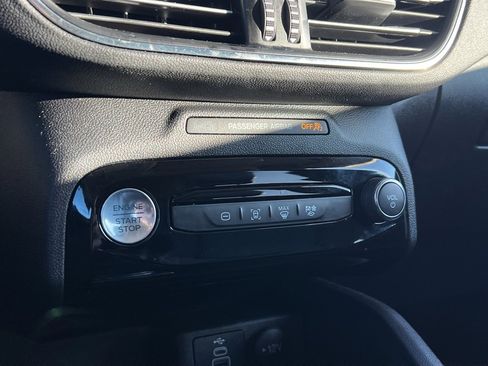 Used 2025 Ford Escape Platinum image 22