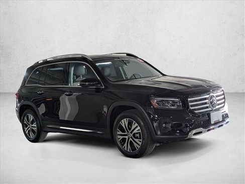 Certified 2025 Mercedes-Benz GLB 250 image 3