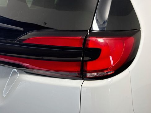 Used 2022 Chrysler Pacifica Touring-L FWD image 34