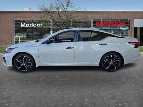 New 2025 Nissan Altima 2.5 SR image 6