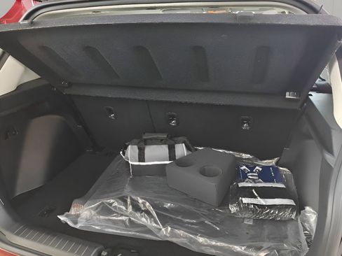 Used 2024 Hyundai Venue Limited image 28