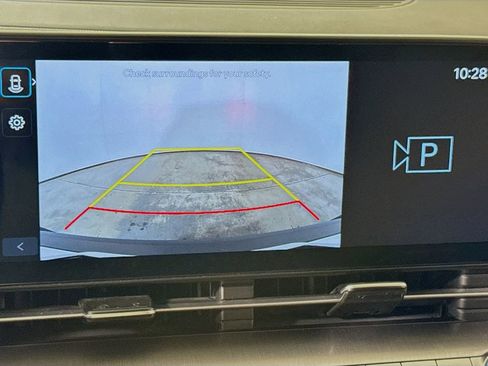 Used 2025 Hyundai Kona SEL image 11