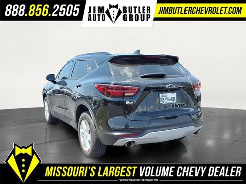 Used 2023 Chevrolet Blazer LT w/ Midnight/Sport Edition FWD image 2