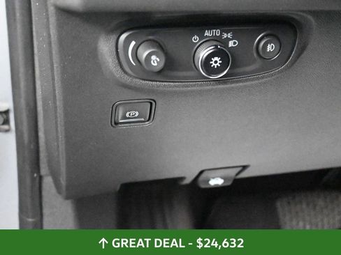 Used 2023 GMC Terrain AT4 image 28