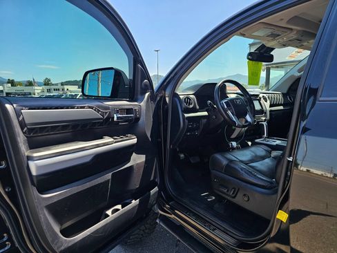 Used 2019 Toyota Tundra Platinum AWD/4WD image 17