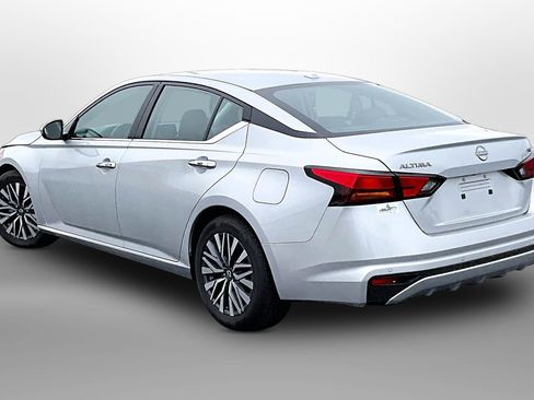 Used 2023 Nissan Altima 2.5 SV FWD image 10