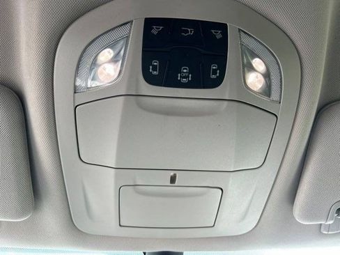 Used 2023 Chrysler Voyager LX FWD image 39