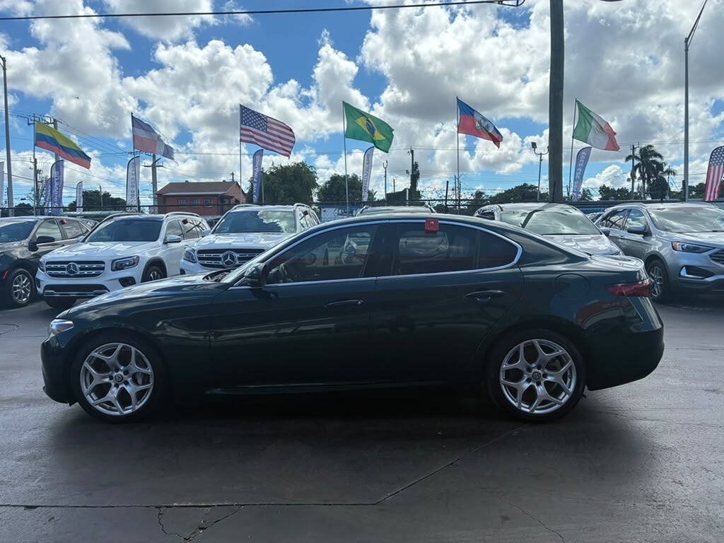 Used 2021 Alfa Romeo Giulia Ti RWD image 3