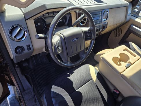 Used 2011 Ford F250 Lariat w/ Lariat Interior Pkg image 25