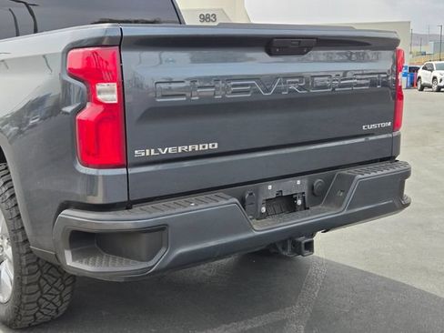 Used 2020 Chevrolet Silverado 1500 Custom w/ Custom Value Package RWD image 5
