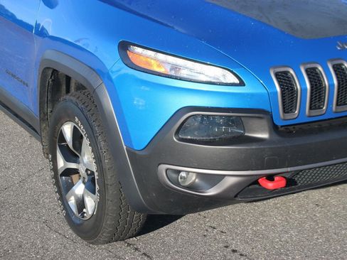 Used 2018 Jeep Cherokee Trailhawk w/ Quick Order Package 27L AWD/4WD image 9