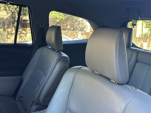 Used 2019 Honda Pilot Touring image 22
