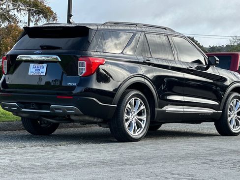 Used 2022 Ford Explorer XLT w/ Equipment Group 202A image 5