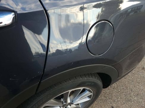 Used 2017 Hyundai Santa Fe SE AWD/4WD image 39