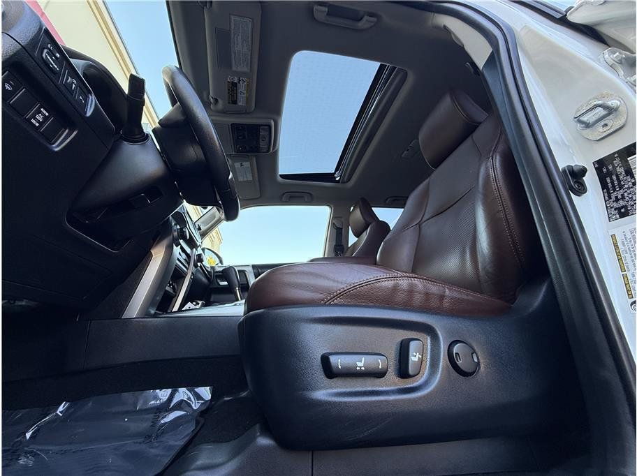 Used 2018 Toyota 4Runner Limited AWD/4WD image 15