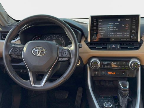 Used 2021 Toyota RAV4 Limited w/ Limited Grade Weather Package AWD/4WD image 11
