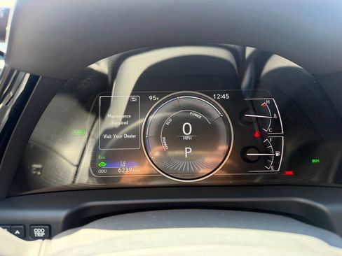 Used 2025 Lexus ES 300h w/ Luxury Package FWD image 10