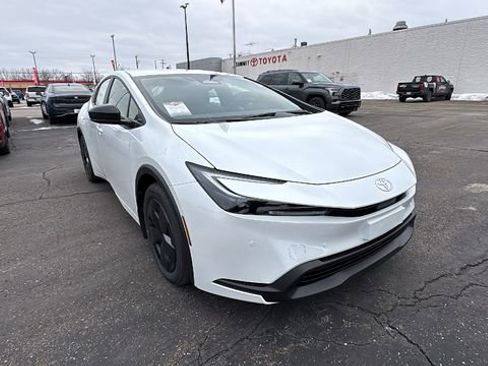 New 2026 Toyota Prius LE image 8