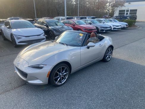 Used 2023 MAZDA MX-5 Miata Grand Touring image 11