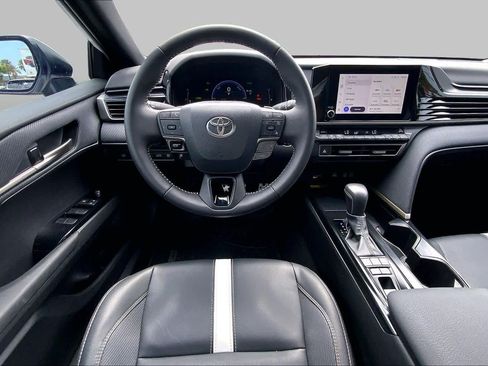 Certified 2025 Toyota Camry SE w/ Convenience Package FWD image 5