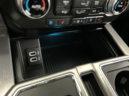 Used 2019 Ford F150 Platinum w/ Equipment Group 701A Luxury AWD/4WD image 11