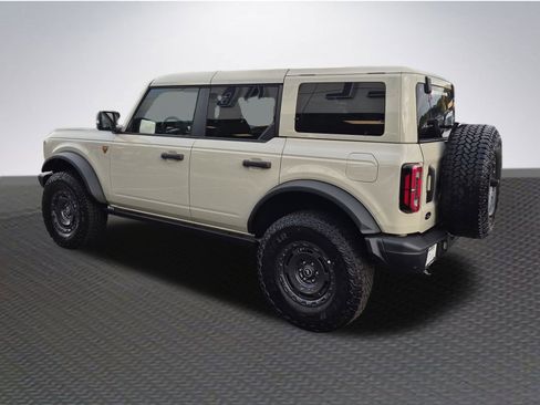 New 2025 Ford Bronco Badlands image 5