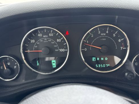 Used 2017 Jeep Wrangler Unlimited Sahara w/ Connectivity Group AWD/4WD image 15
