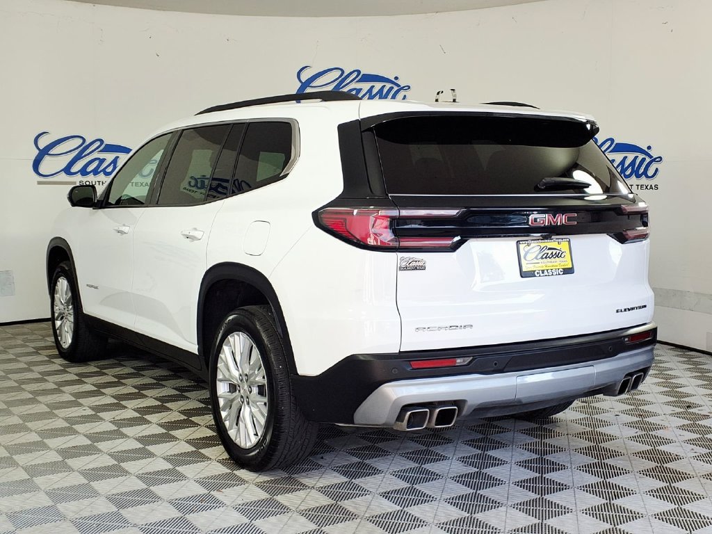 Used 2024 GMC Acadia Elevation w/ Luxury Package FWD image 2