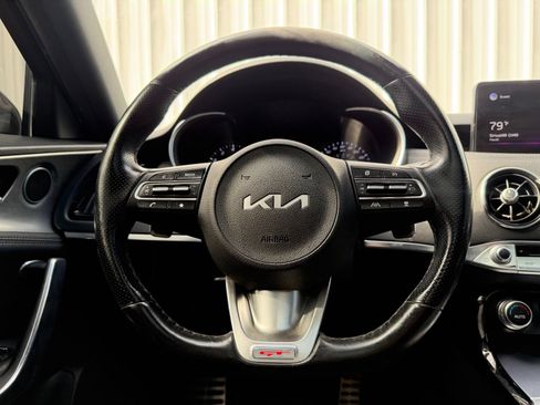 Used 2022 Kia Stinger GT1 RWD image 13