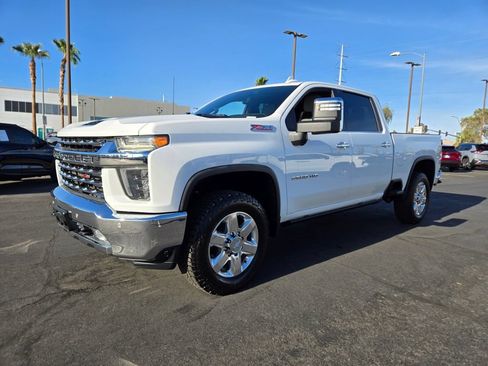 Used 2020 Chevrolet Silverado 2500 LTZ AWD/4WD image 2